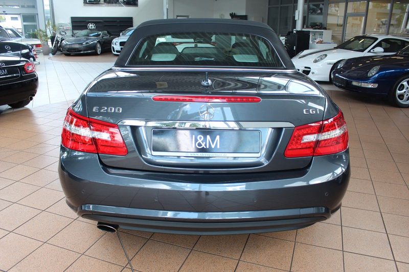 Mercedes-Benz E 200 Cabrio  CGI BlueEfficiency+AMG Line+SHZ+PDC — photo 5