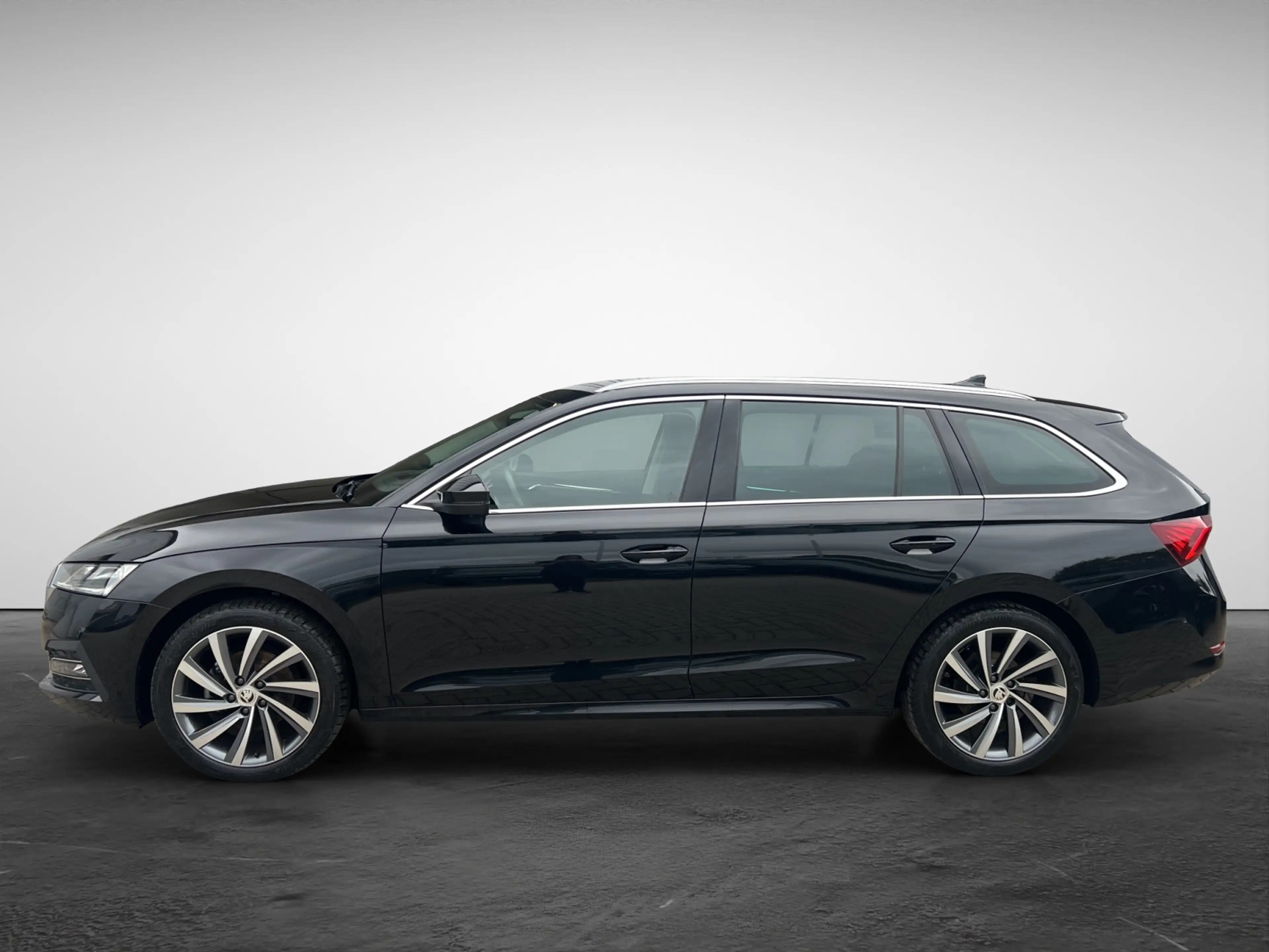 Skoda Octavia Combi 2.0 TDI DSG Style — photo 3