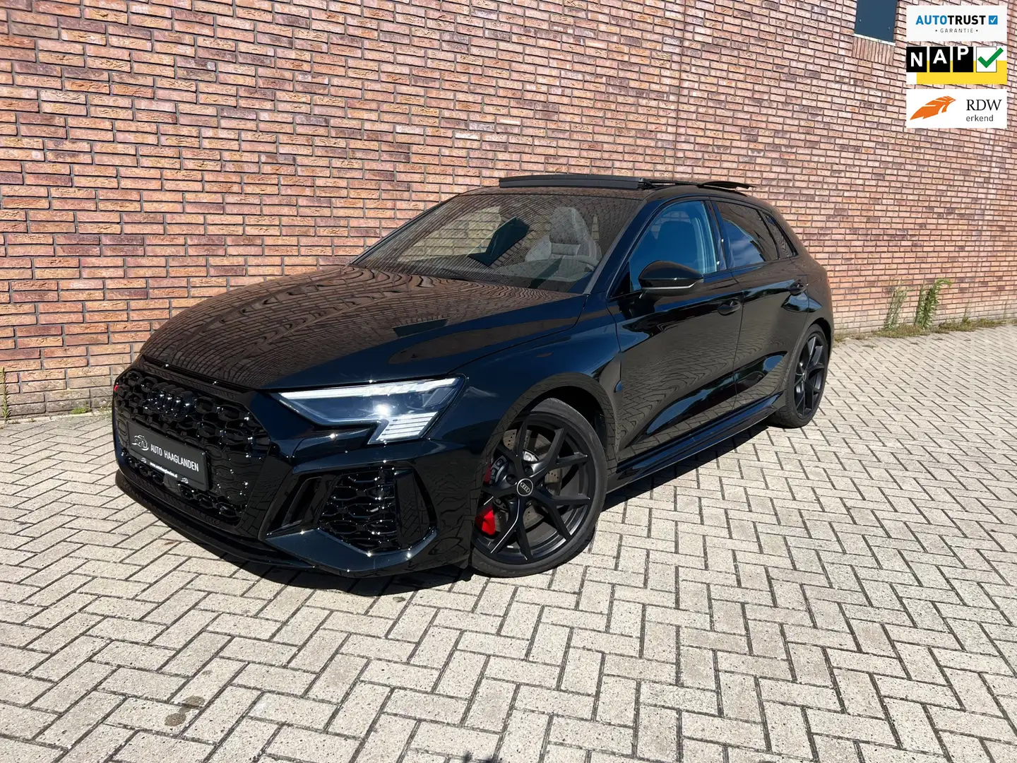 Audi RS3 2.5 TFSI RS 3 quattro Performance Pano-B&O-KEYLESS Schwarz - 1