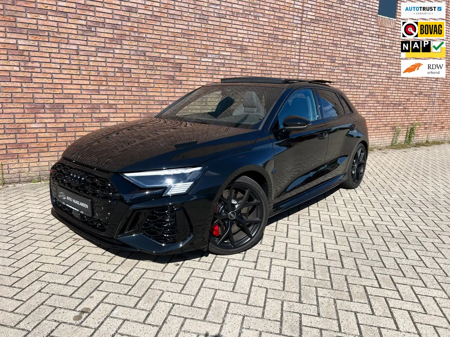 Audi RS3 A3 Sportback 2.5 TFSI quattro Performance Pano-B&O Zwart - 1