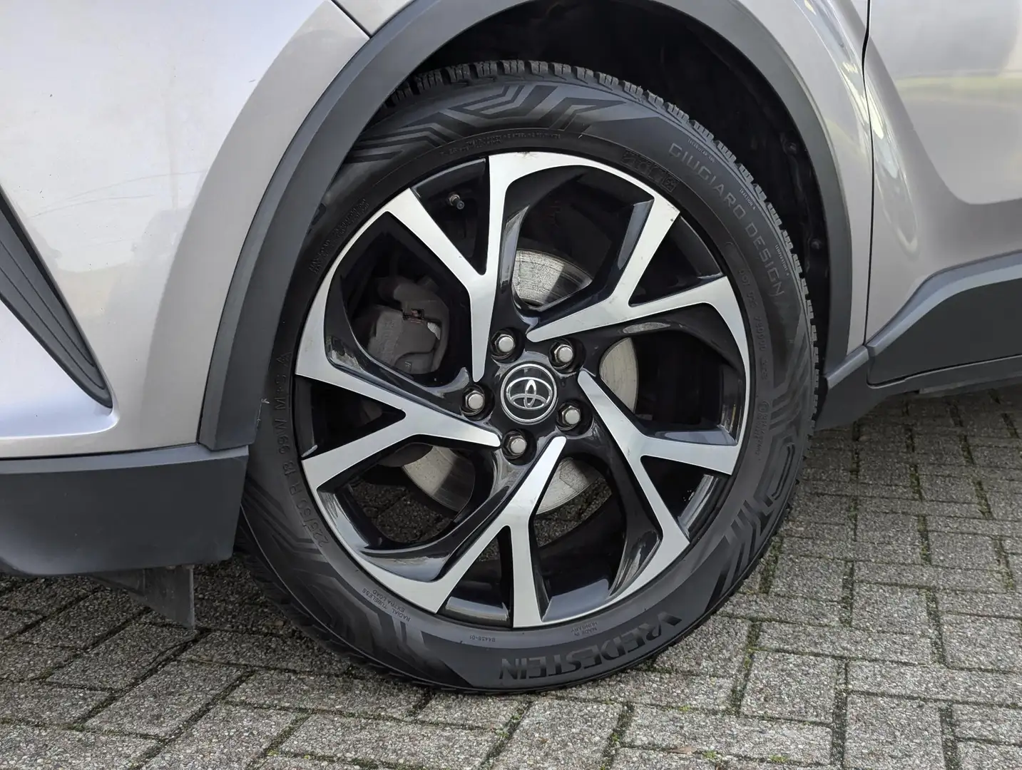 Toyota C-HR 1.2 Bi-Tone | Automaat | Trekhaak 1100Kg | Stoelve Grijs - 2