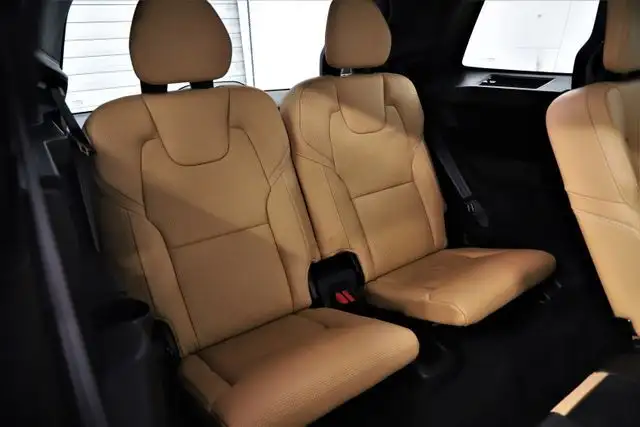 Volvo XC90 view 14