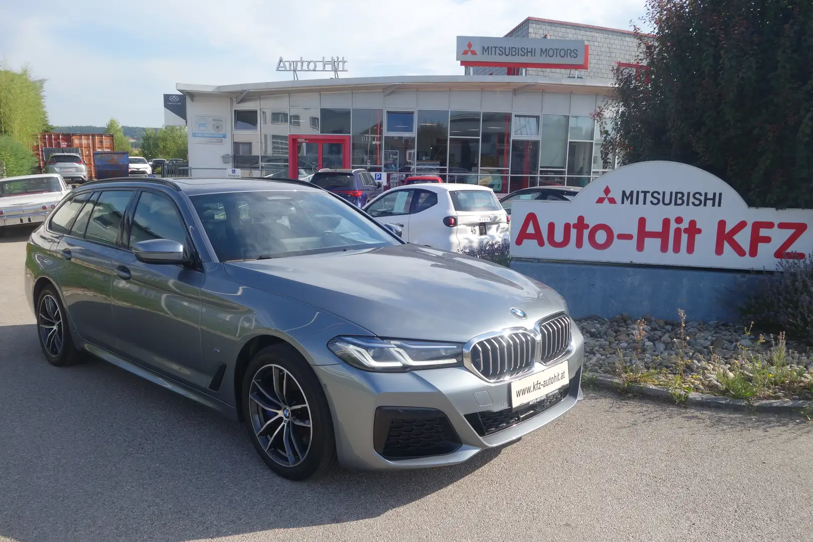 BMW 530 530e xDrive Touring AT***M-Paket/Leder/Glasdach*** Blau - 1