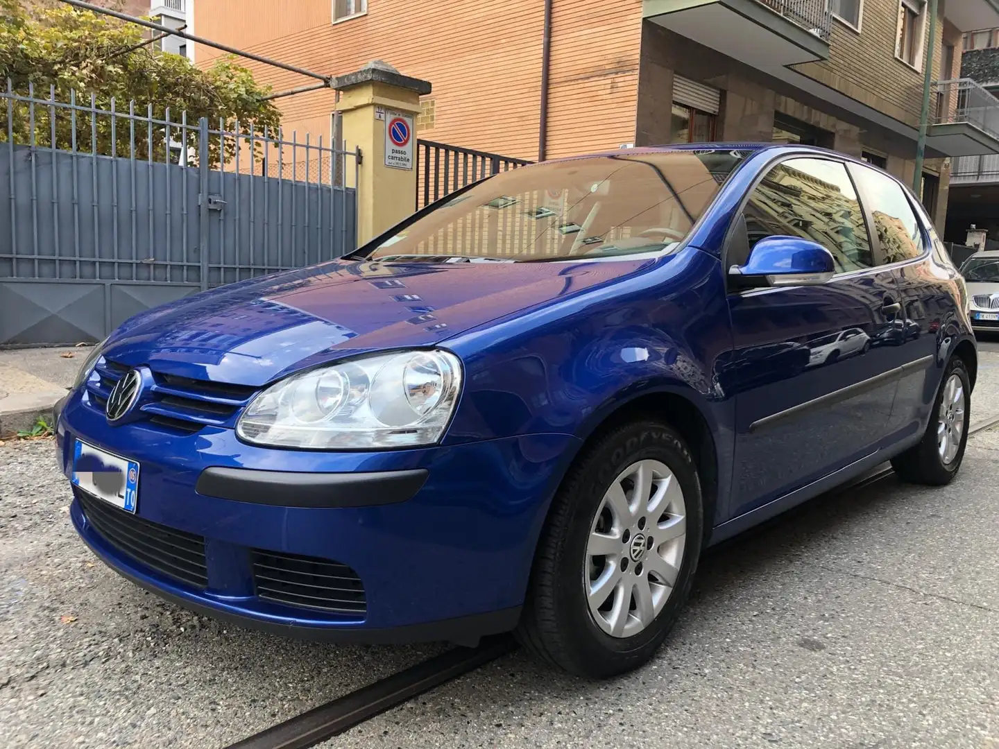 Volkswagen Golf 1.9 TDI automatico DSG allestimento per disabili Blu/Azzurro - 2