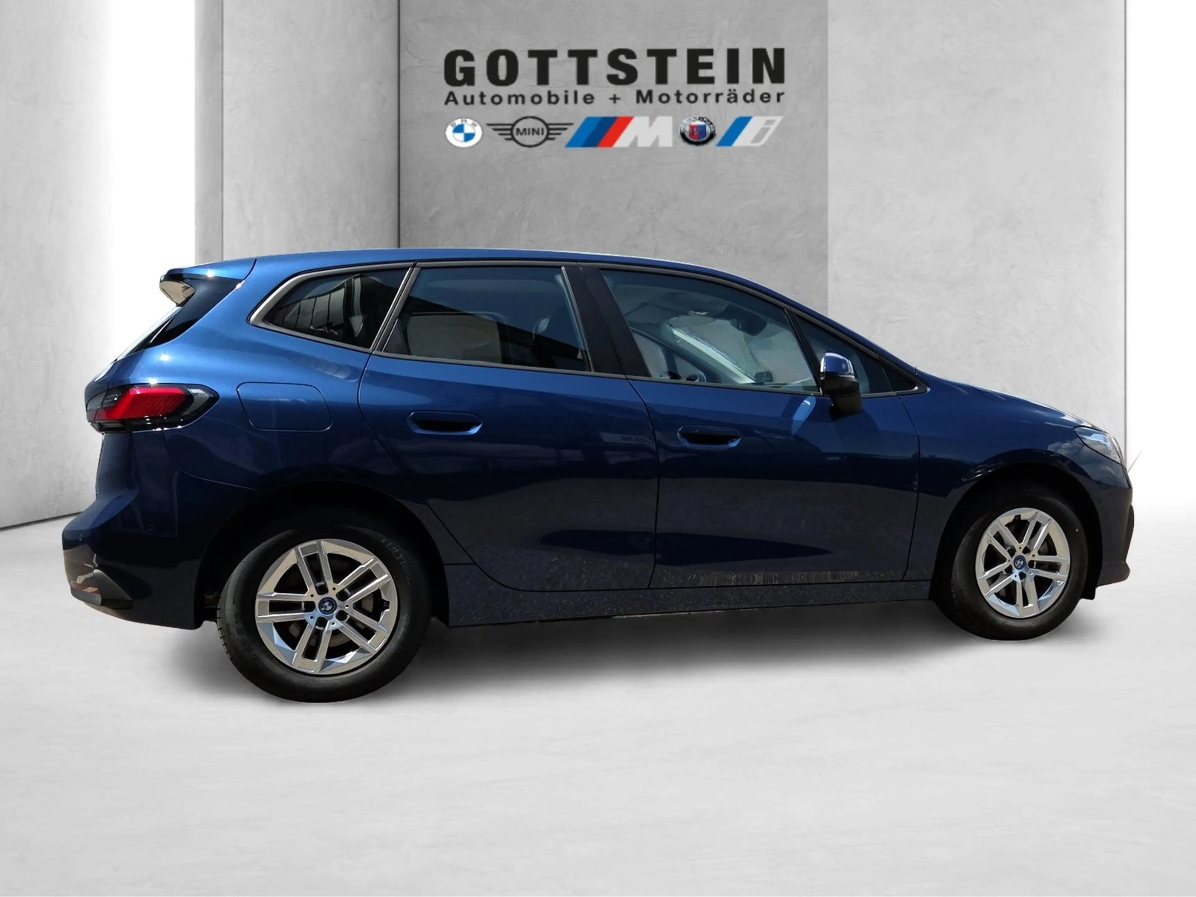 BMW 225 e xDrive Active Tourer — photo 3
