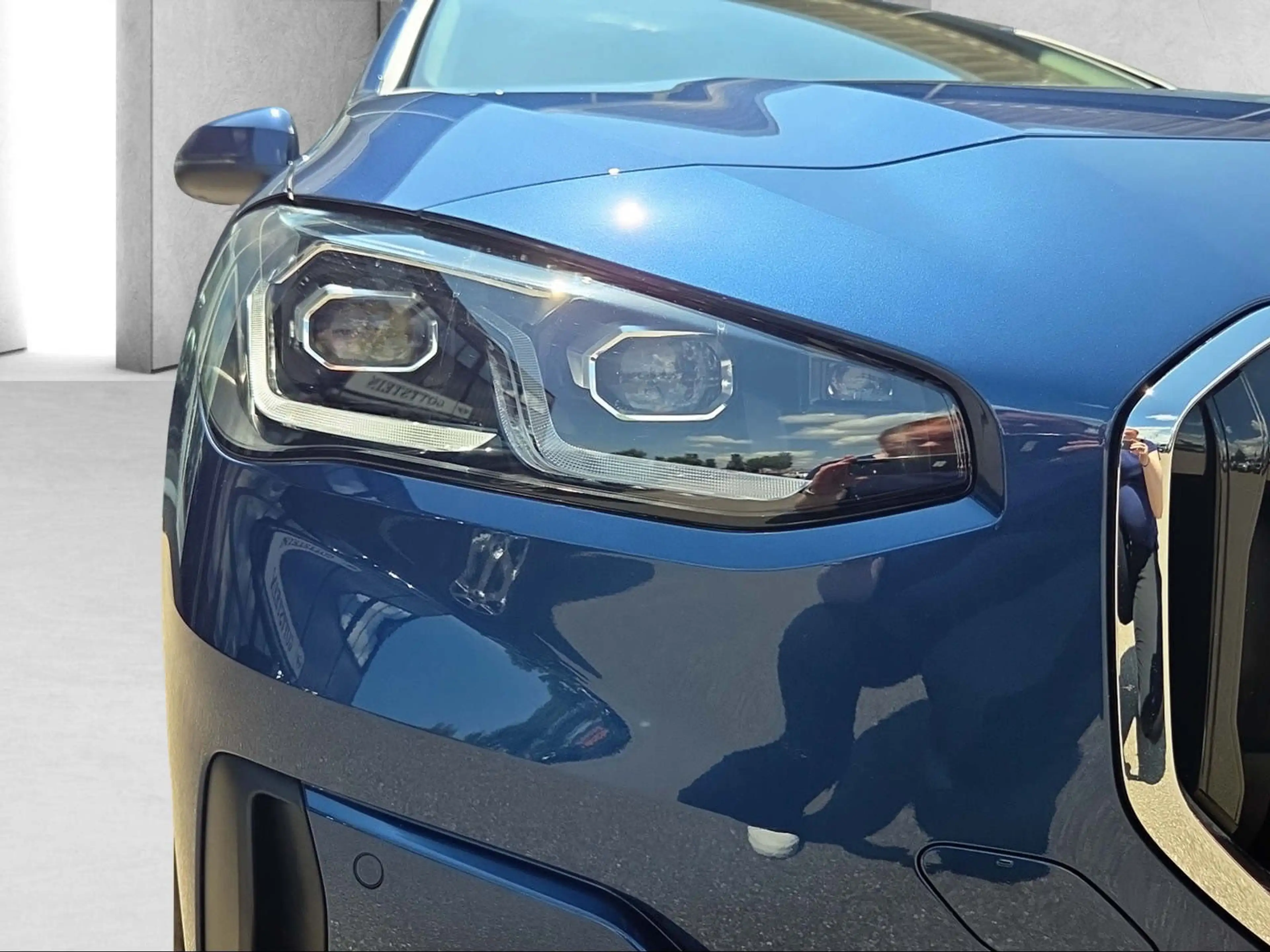 BMW 225 e xDrive Active Tourer — photo 10