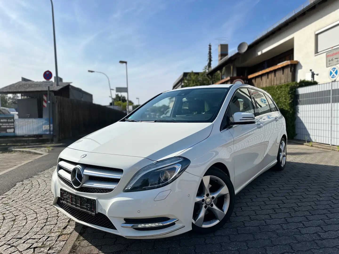 Mercedes-Benz B 200 B 200 CDI Edition 1*Navi*Cam*Xenon*Spur-HA*TWA Weiß - 1