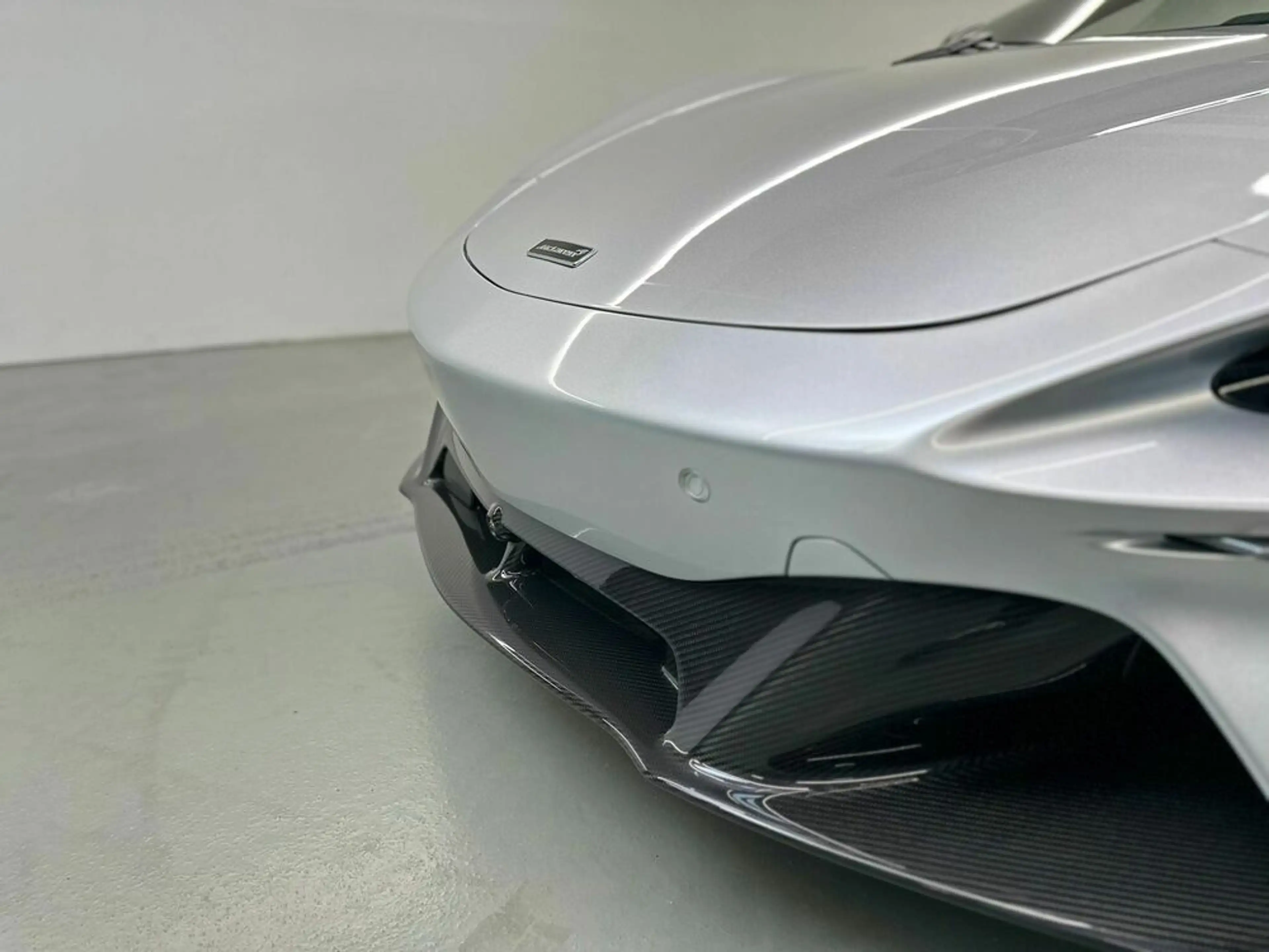 McLaren Artura Artura / Supernova Silver / CF ext. & int. — photo 5