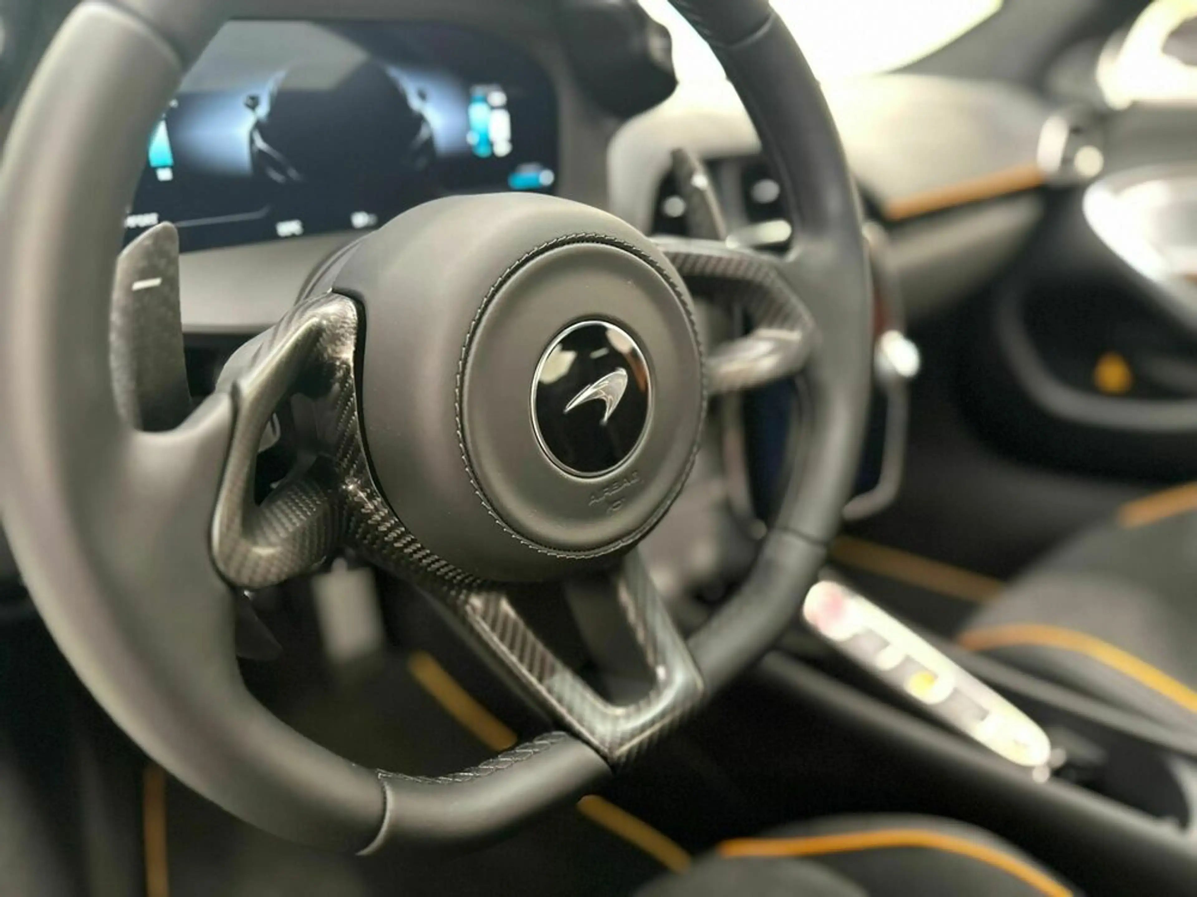 McLaren Artura Artura / Supernova Silver / CF ext. & int. — photo 15