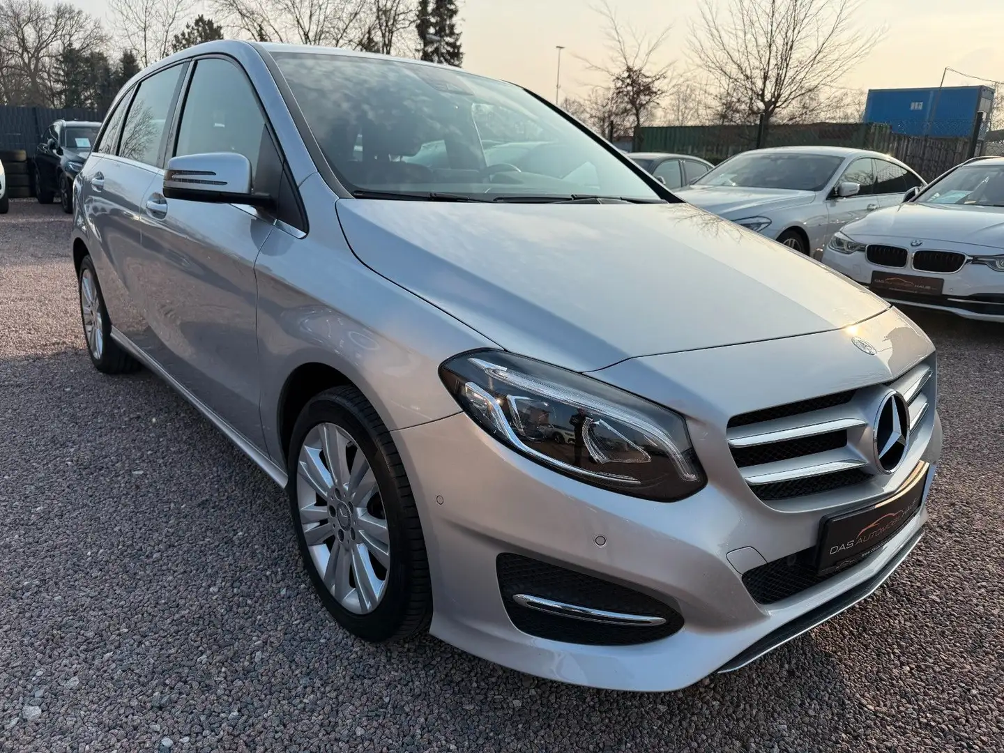 Mercedes-Benz B 180 B180 CDI*MOPF*Automatik*LED*NAVI*Klimaautomatik* Silber - 1