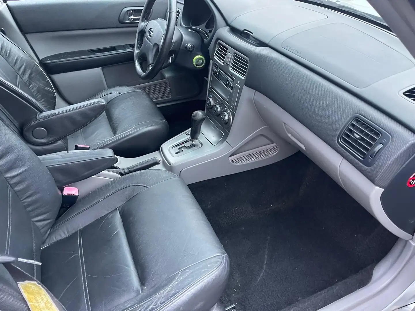 Subaru Forester 2.0X Turbo Gris - 2