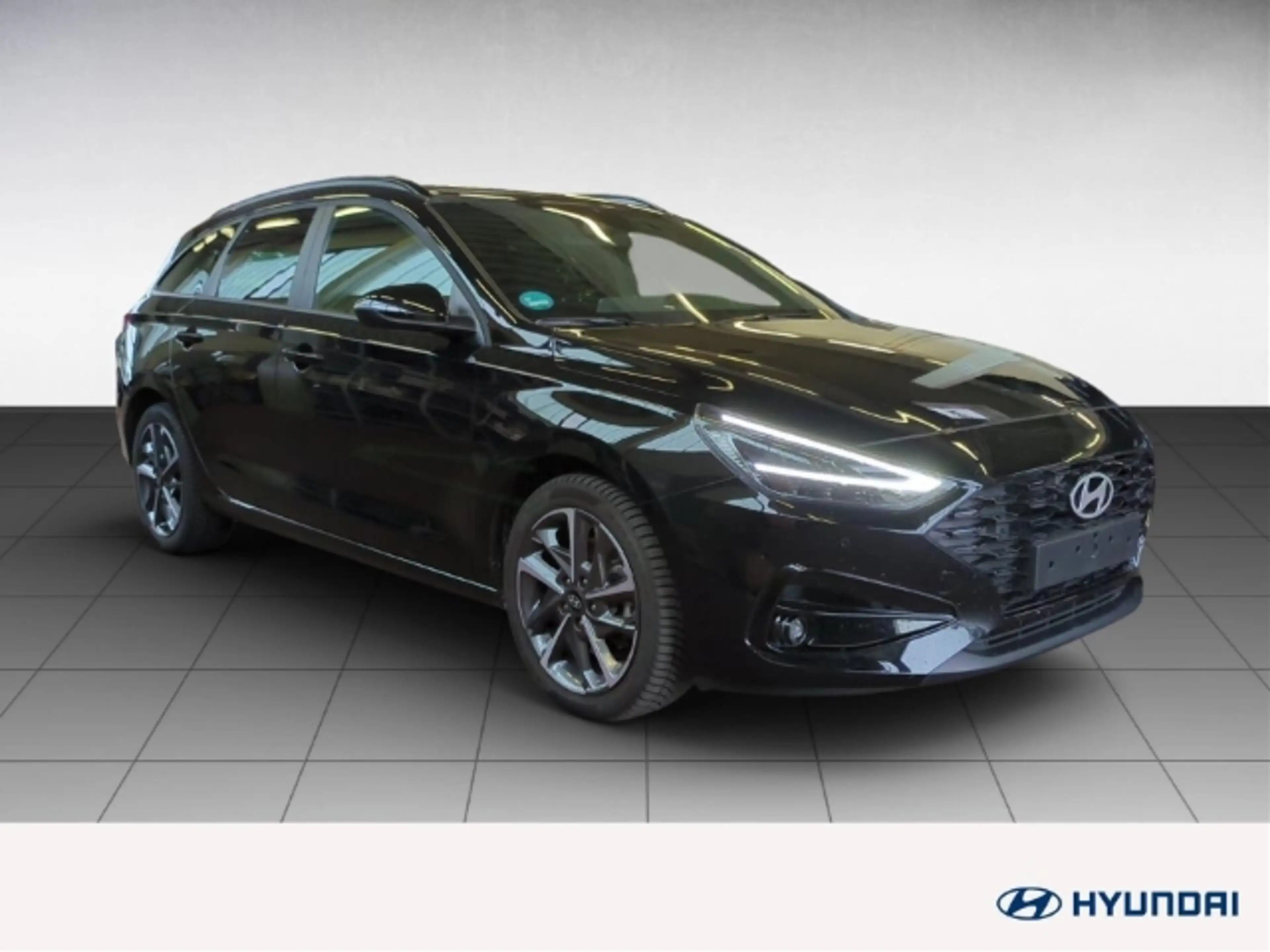Hyundai i30 Mild-Hybrid 1.5 T-GDI Advantage Allwetterreifen+Na — photo 3