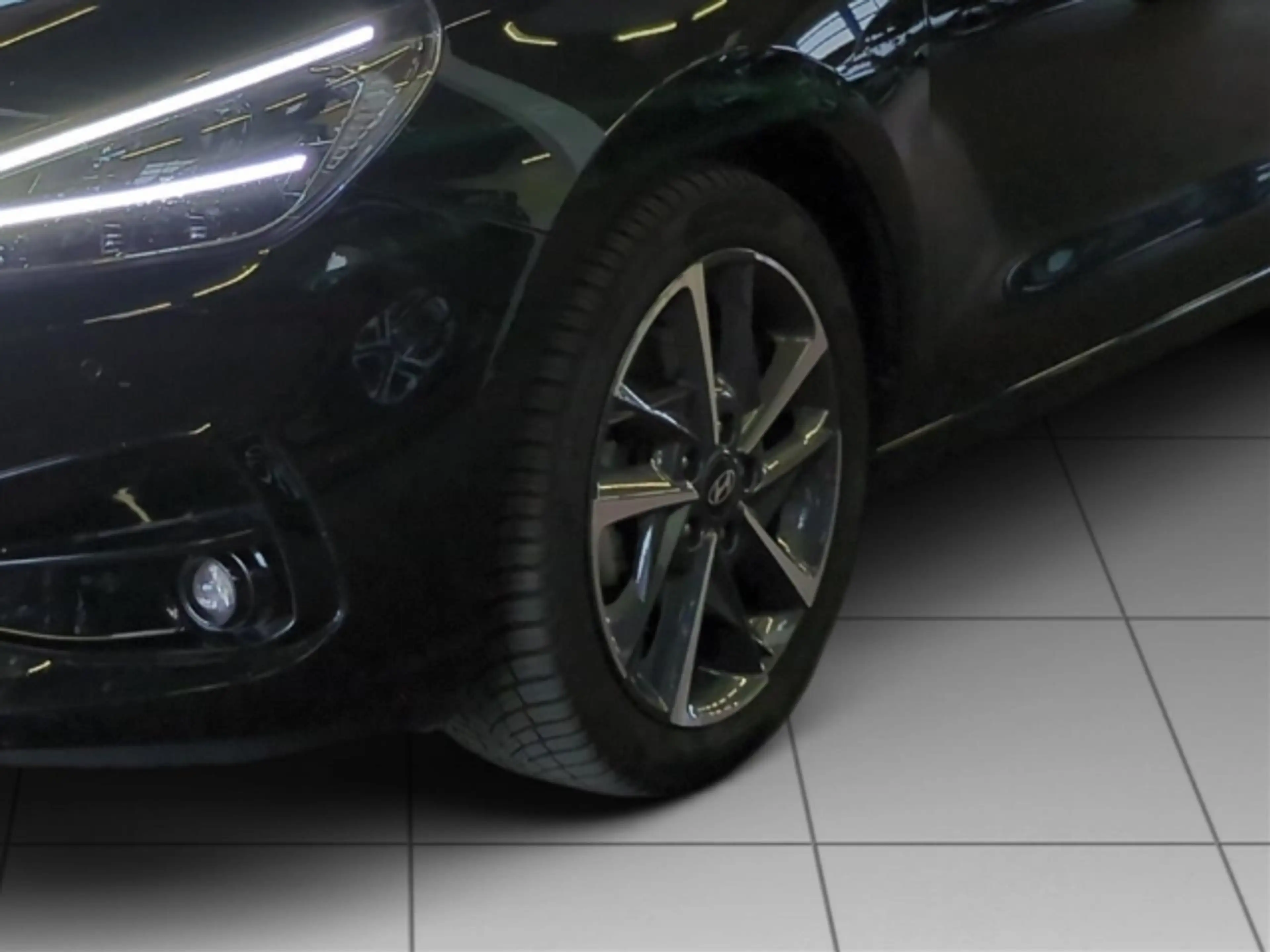 Hyundai i30 Mild-Hybrid 1.5 T-GDI Advantage Allwetterreifen+Na — photo 7