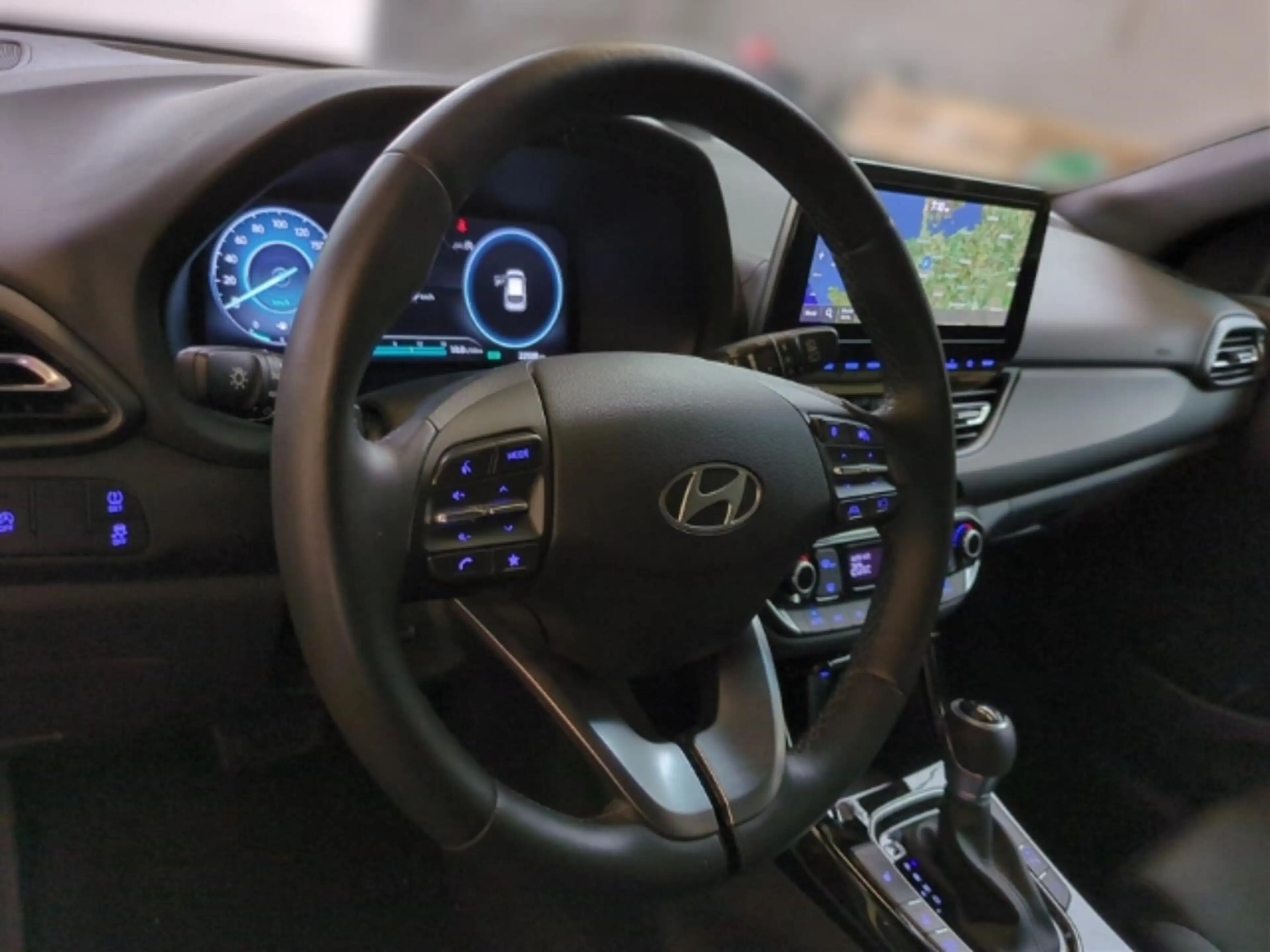Hyundai i30 Mild-Hybrid 1.5 T-GDI Advantage Allwetterreifen+Na — photo 12