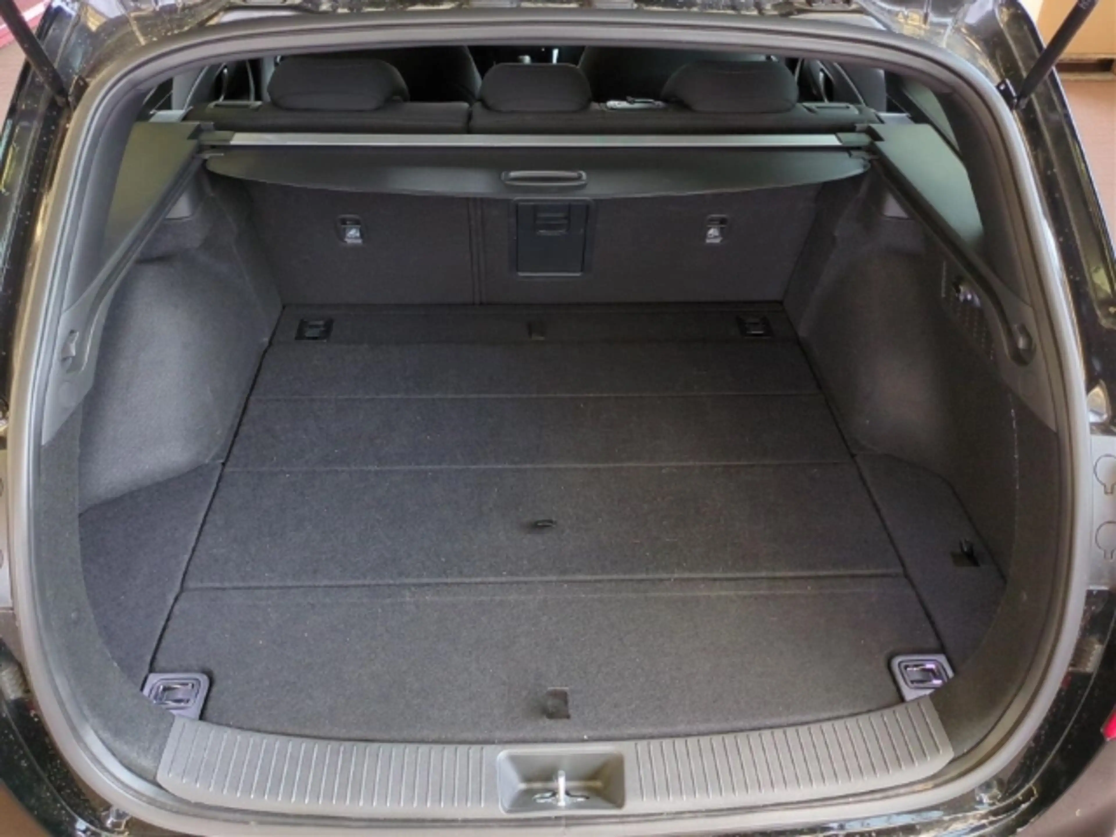 Hyundai i30 Mild-Hybrid 1.5 T-GDI Advantage Allwetterreifen+Na — photo 8