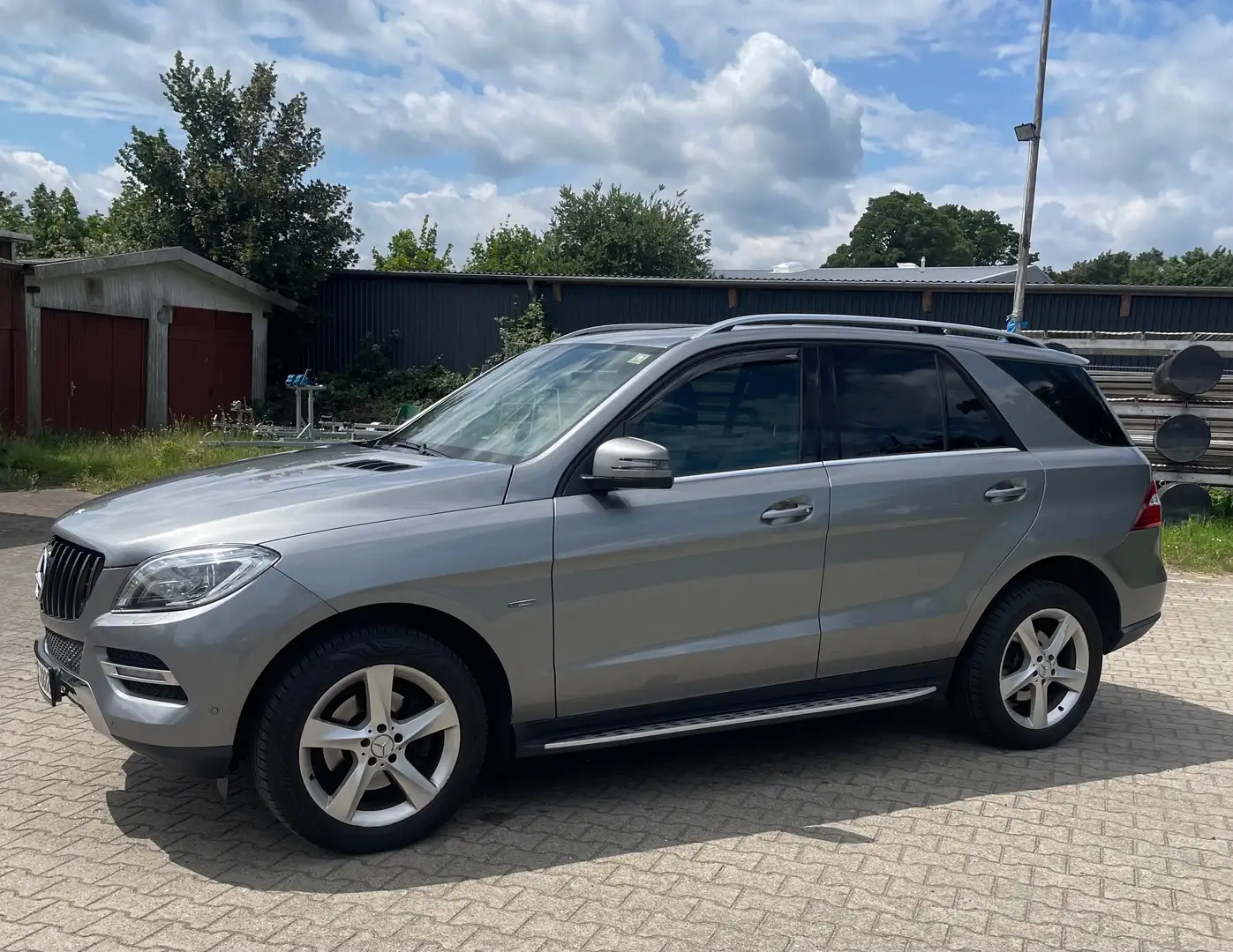 Mercedes-Benz ML 350 M-Klasse Diesel BlueTEC 4MATIC 7G-TRONIC Stříbrná - 1