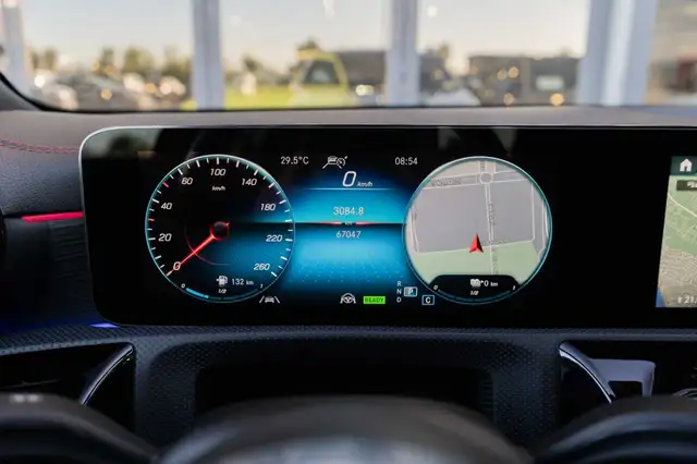 Mercedes-Benz CLA view 9