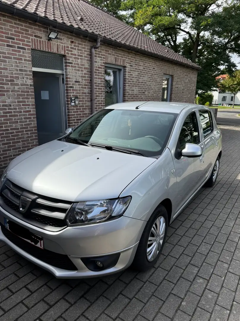 Dacia Sandero 1.2 16V 75 Laureate Zilver - 2