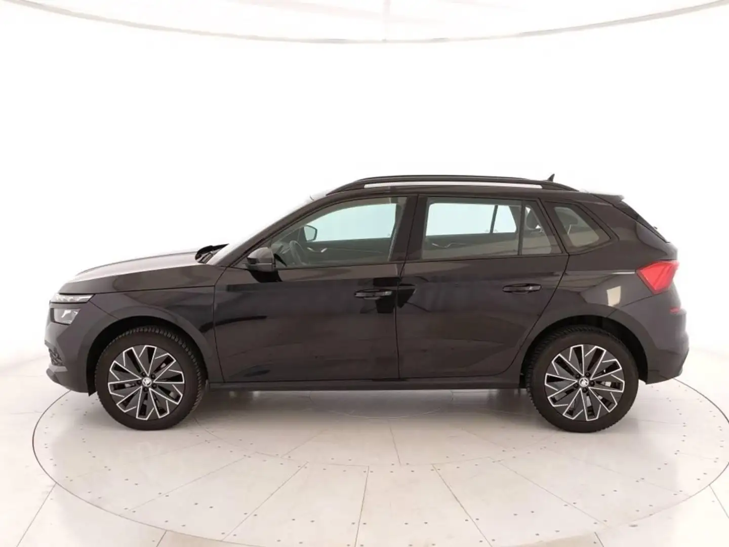 Skoda Kamiq 1.0 tsi Style 110cv dsg Negro - 2