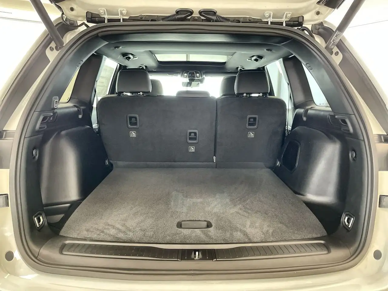Jeep Grand Cherokee photo Jeep Grand Cherokee