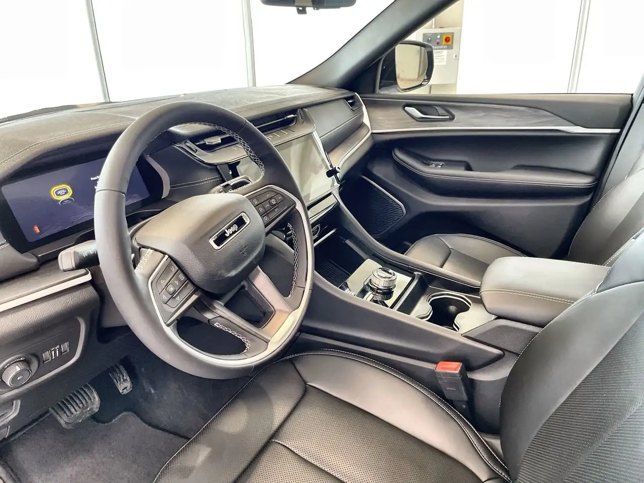 Jeep Grand Cherokee photo Jeep Grand Cherokee