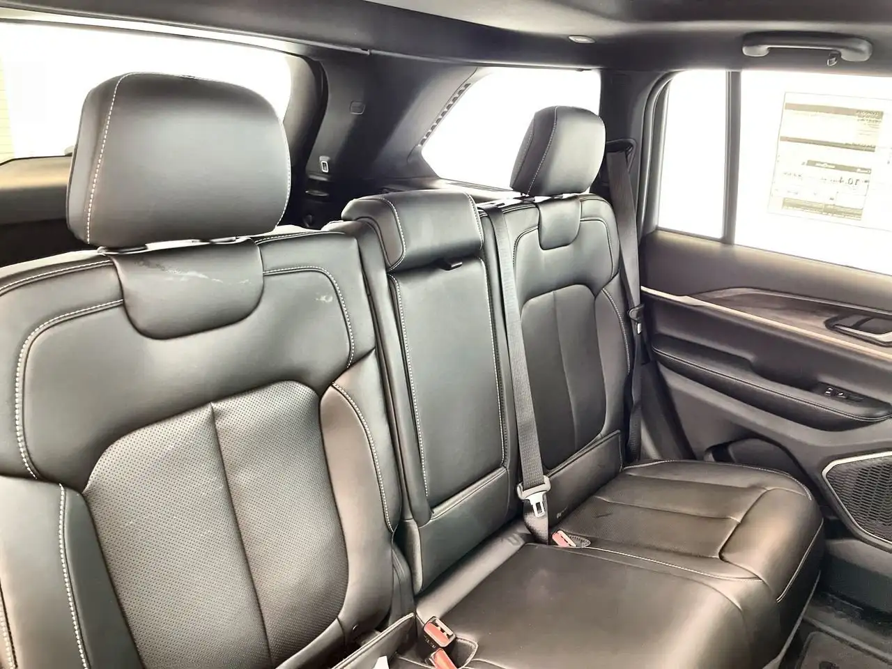 Jeep Grand Cherokee photo Jeep Grand Cherokee