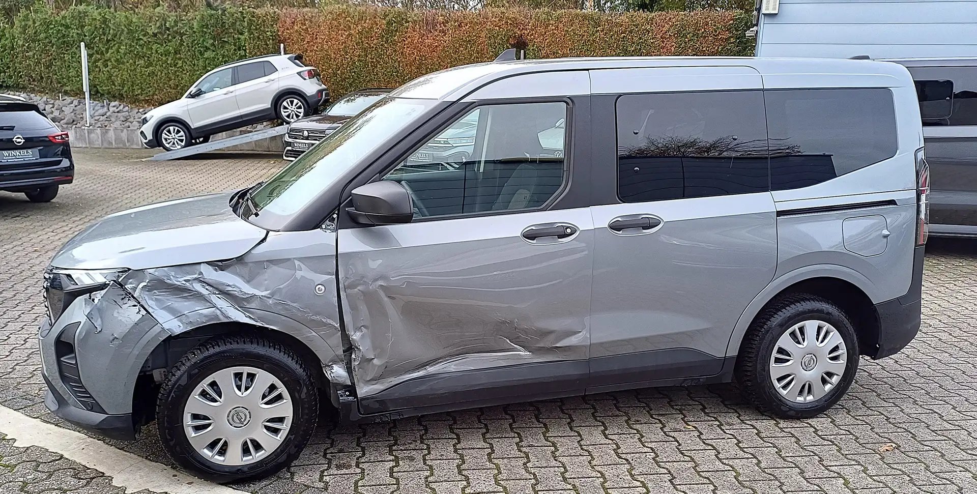 Ford Courier Automatik-Klimaaut-Navi-Kamera-Sitzhg-ACC-DAB-PDC Silber - 2