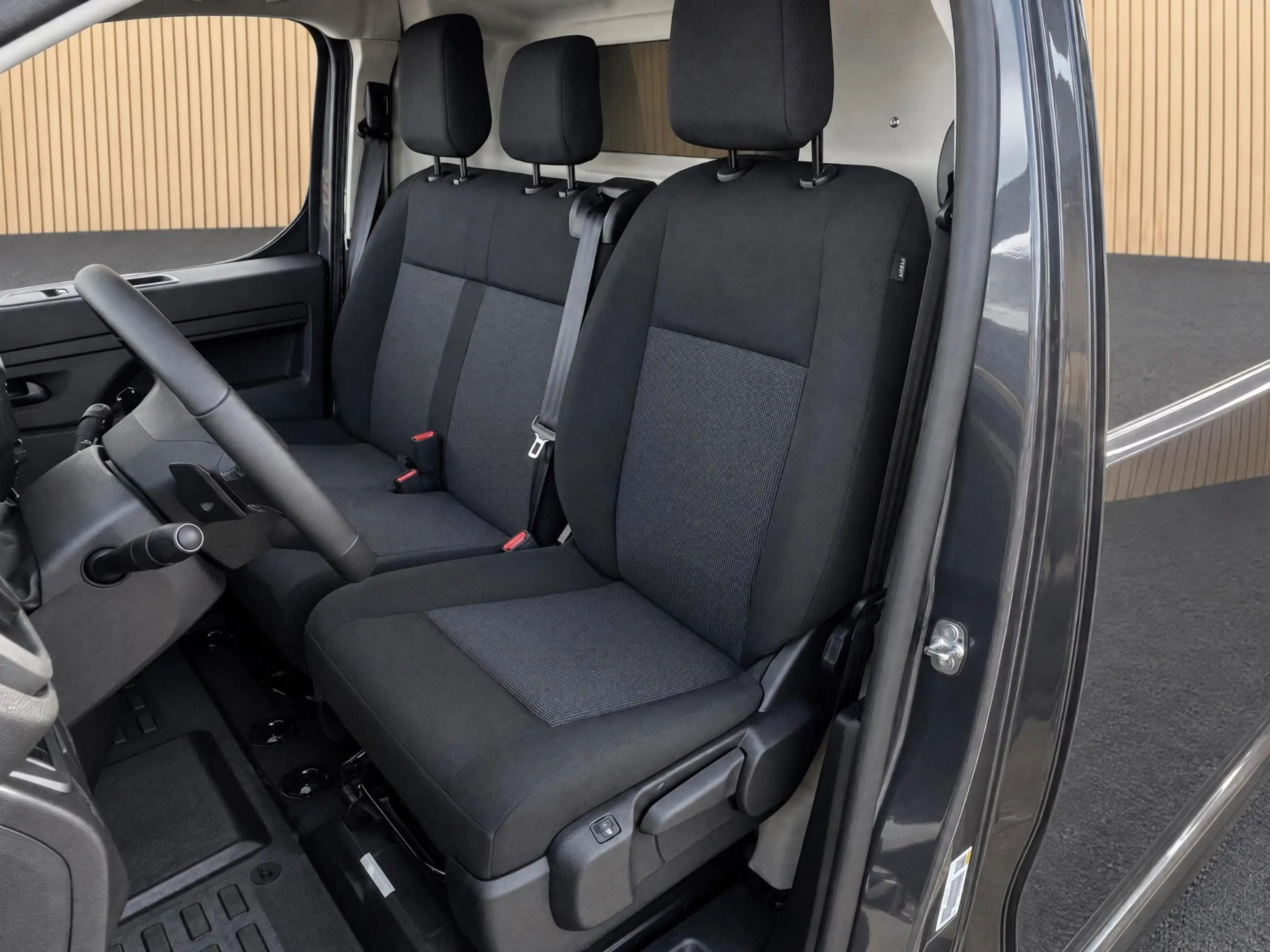 Peugeot e-Expert EV L2 75 kWh VOORRAAD KORTING — photo 7