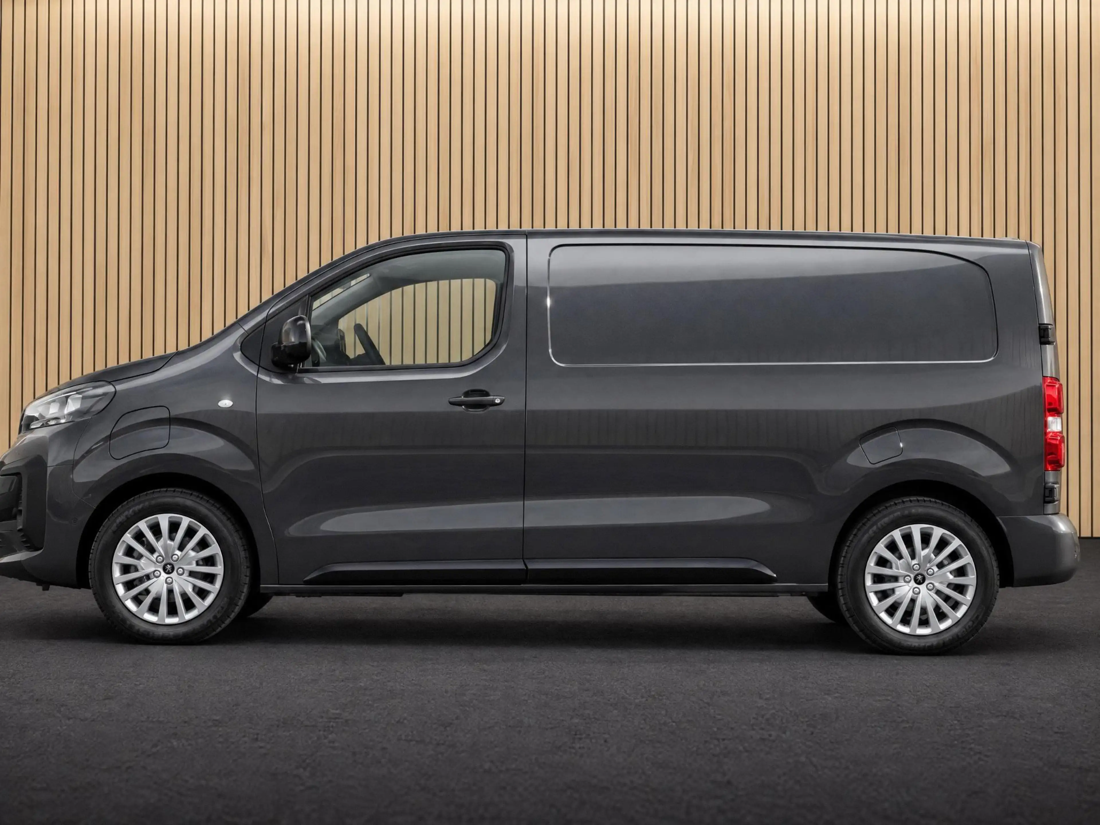 Peugeot e-Expert EV L2 75 kWh VOORRAAD KORTING — photo 9