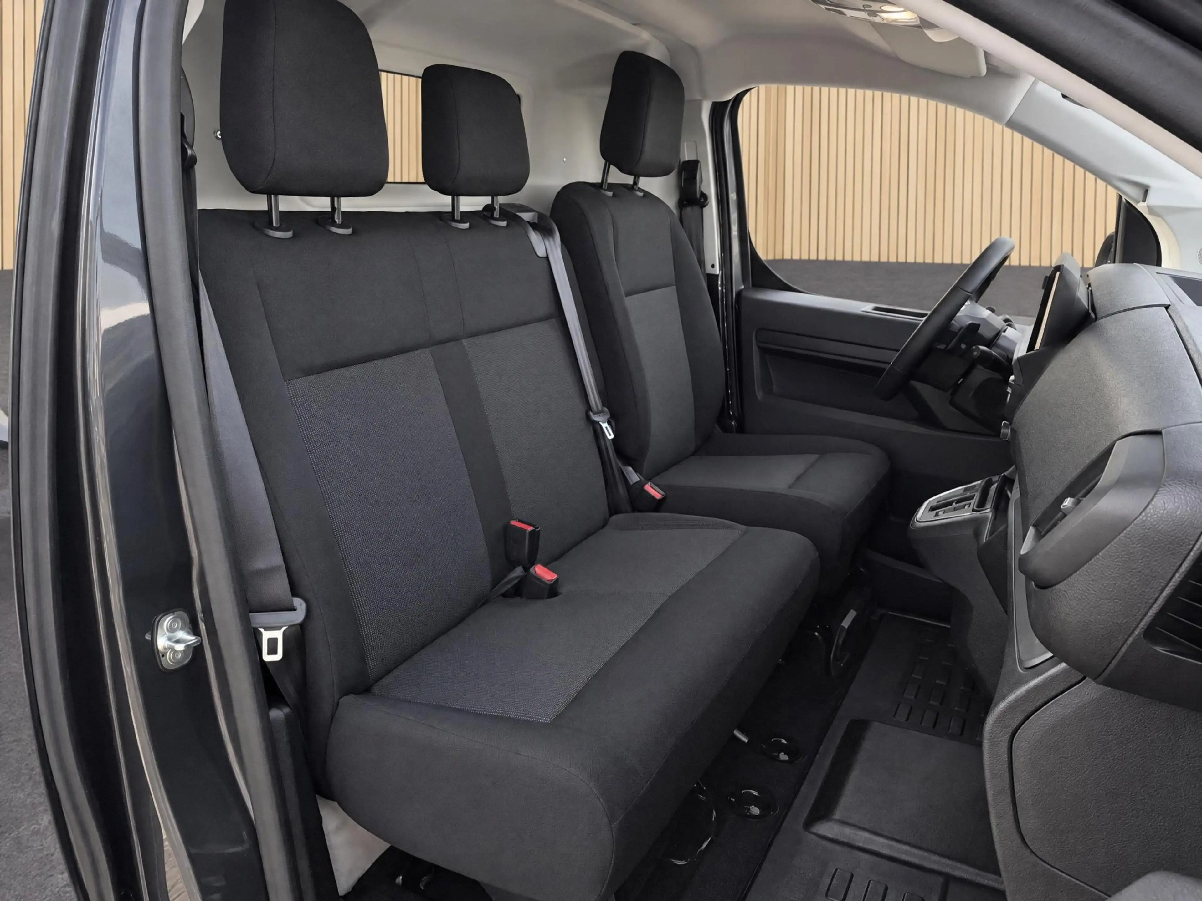 Peugeot e-Expert EV L2 75 kWh VOORRAAD KORTING — photo 11