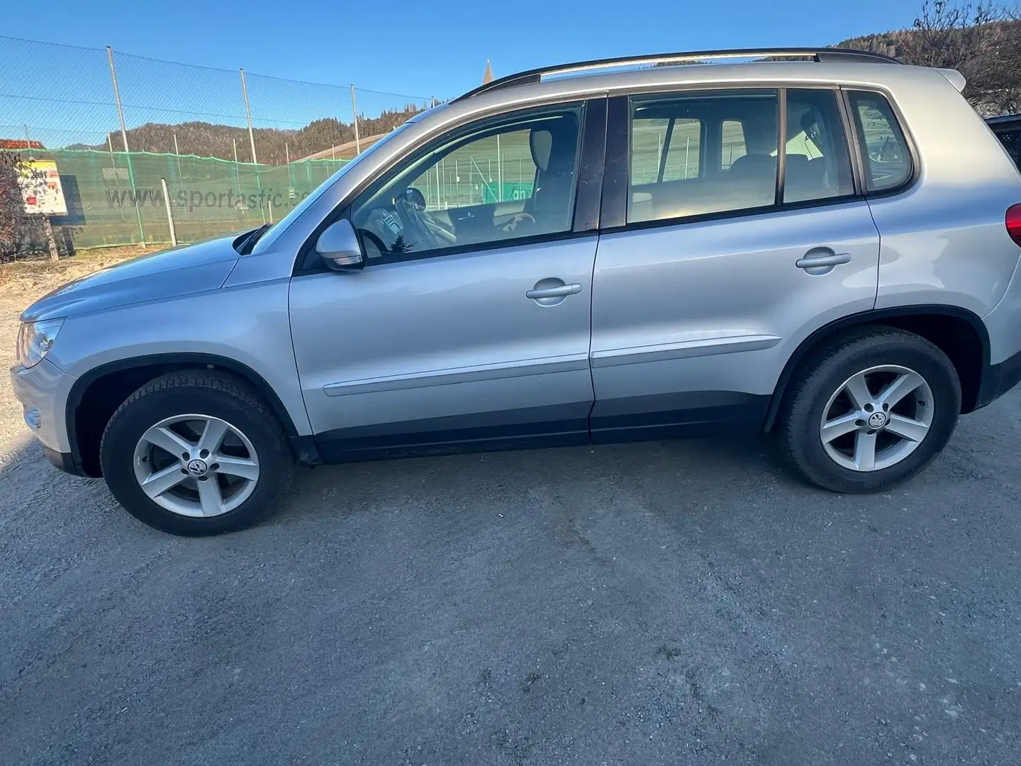 Volkswagen Tiguan Tiguan 2,0 TDI CR DPF 4Motion Track Silber - 2
