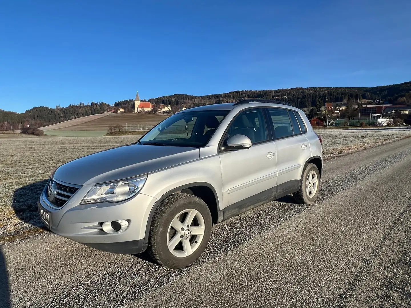 Volkswagen Tiguan Tiguan 2,0 TDI CR DPF 4Motion Track Silber - 1