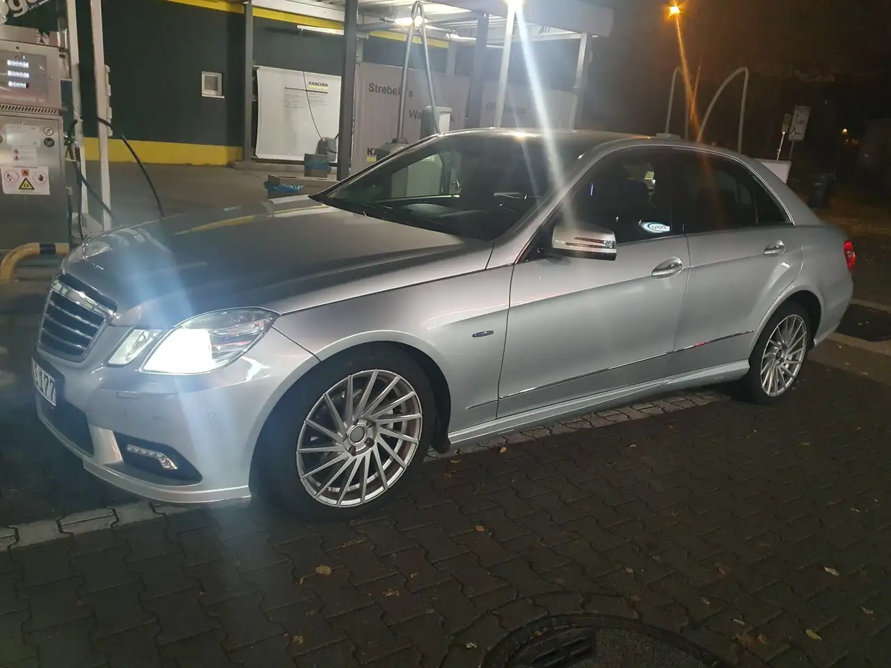Mercedes-Benz E 200