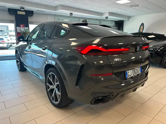 BMW X6 view 6