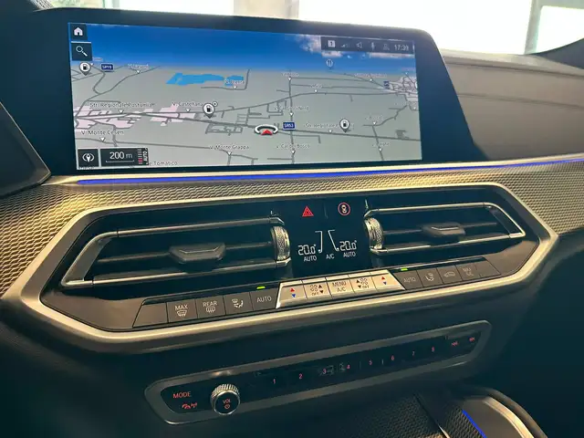 BMW X6 view 10