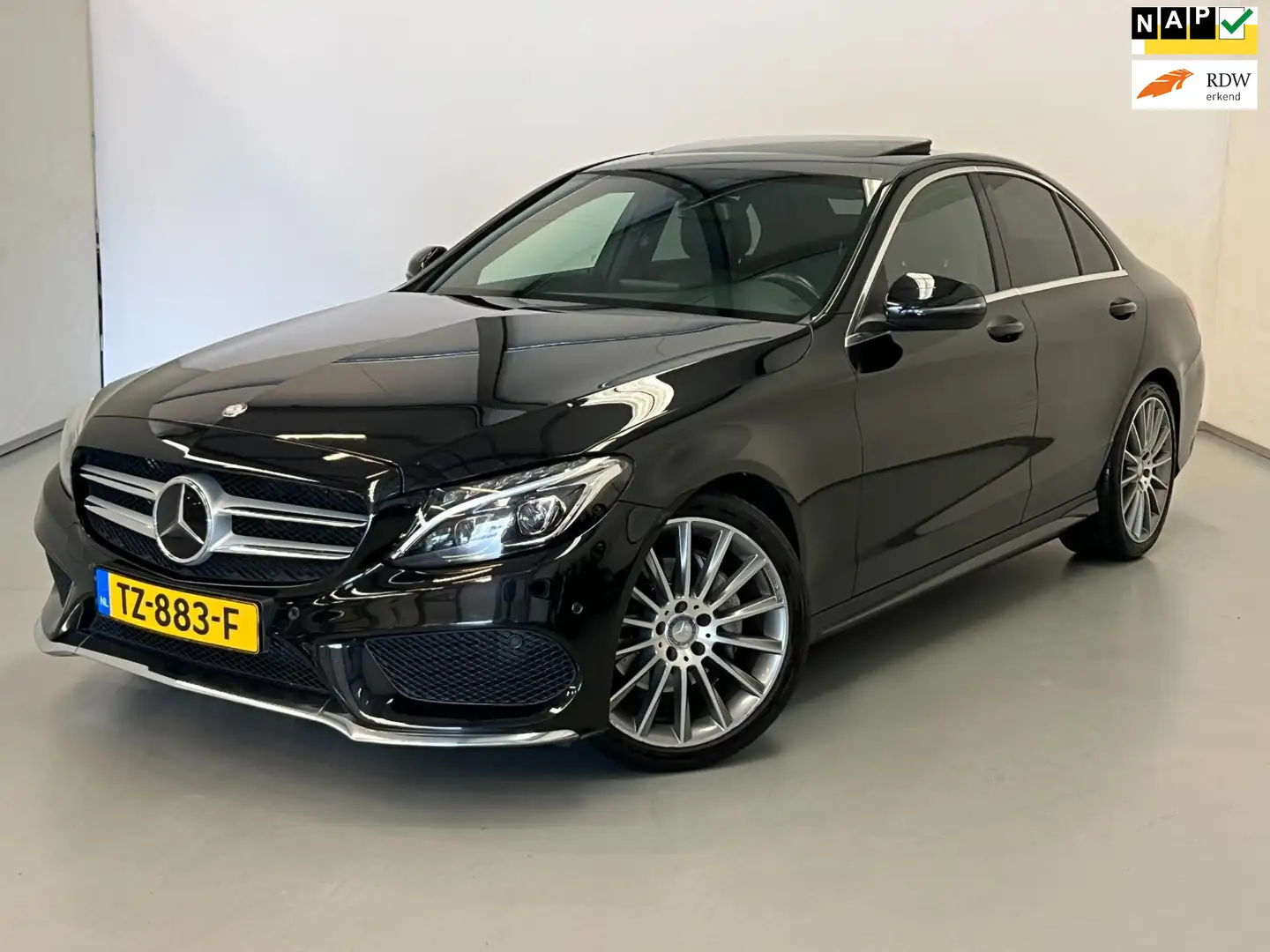 Mercedes-Benz C 200 AMG / Schuifdak / Distronic / 19" LM Noir - 1