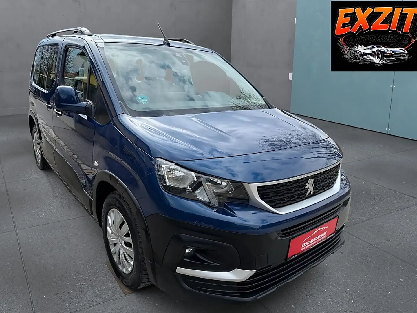 Peugeot Rifter 1,2 PureTech 110 S&S Active Blau - 1