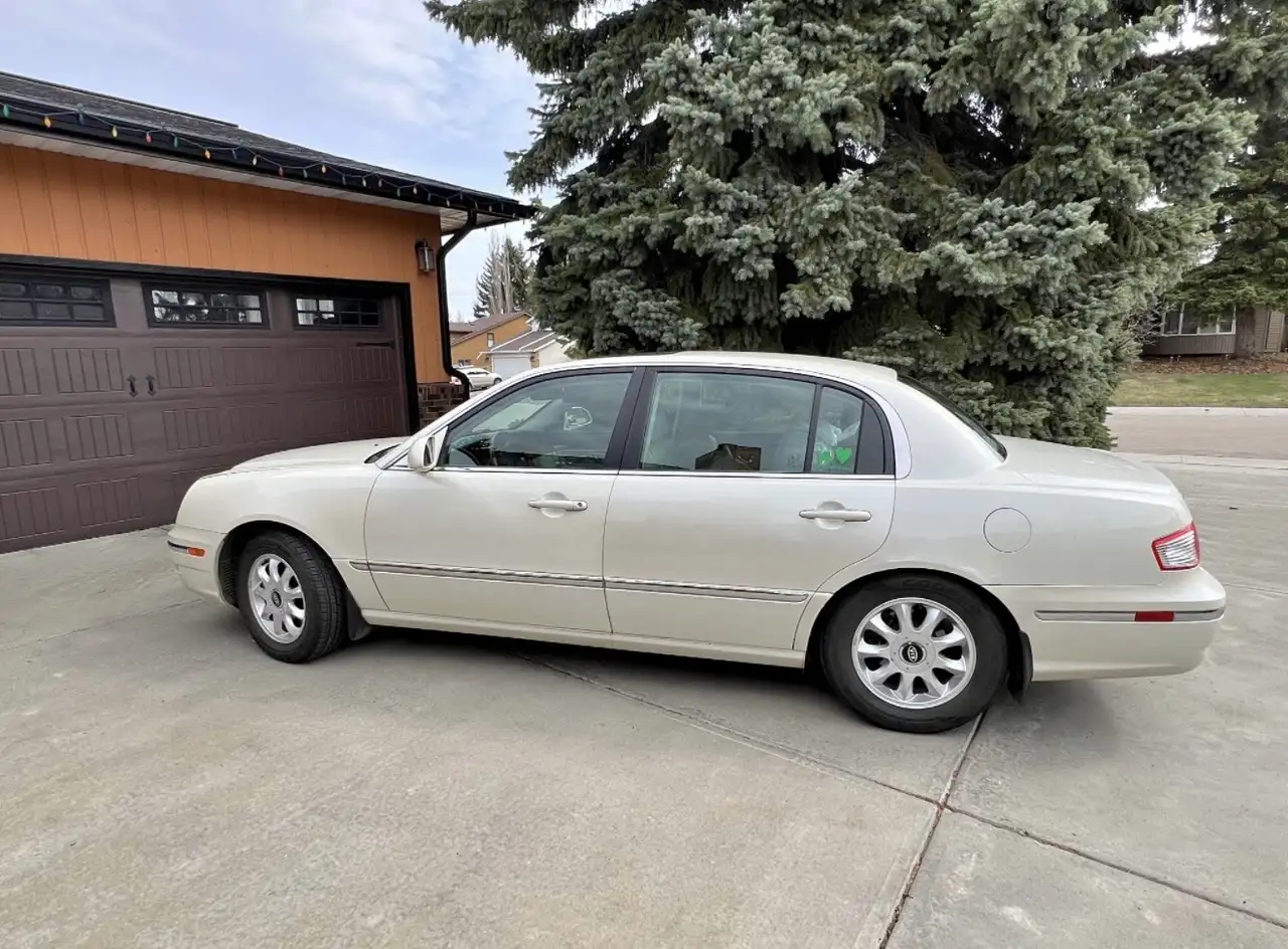 2004 Kia Amanti