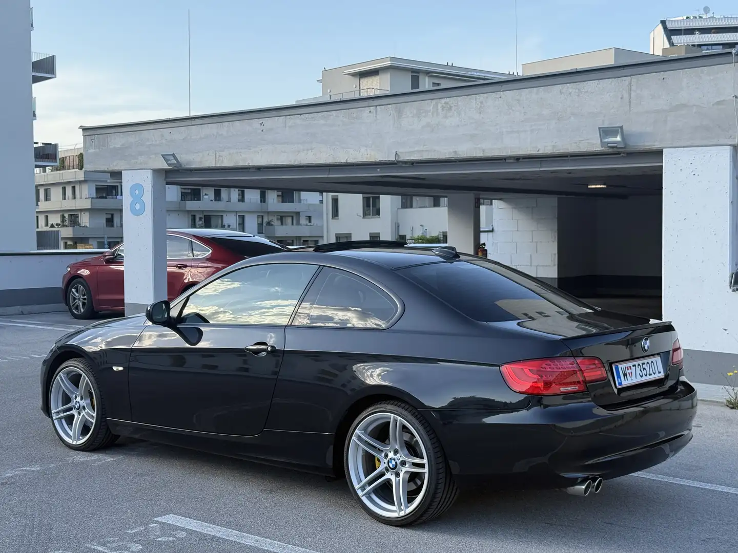 BMW 320 Schiebedach /Harman/Kardon/Navi/M-Lenkrad/ Schwarz - 2