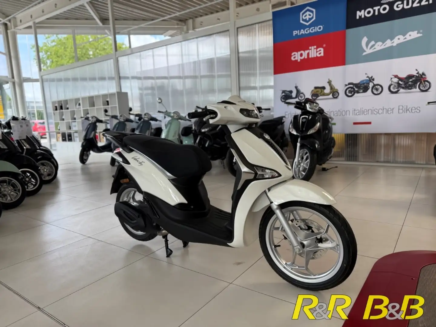 Piaggio Liberty 50 E5 AT ALU+LCD+LED+GARANTIE White - 1