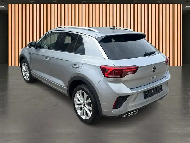 Volkswagen T-Roc view 4
