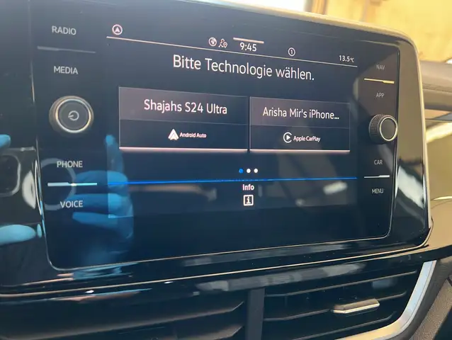 Volkswagen T-Roc view 13