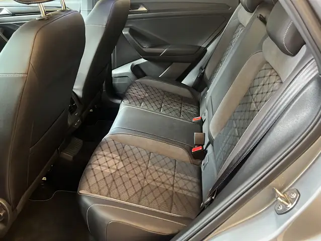 Volkswagen T-Roc view 15