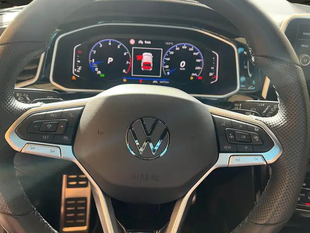 Volkswagen T-Roc view 25