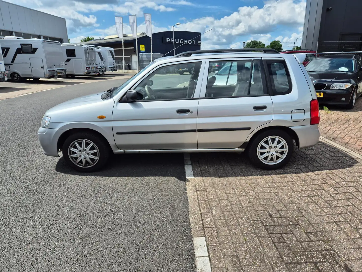 Mazda Demio 1.3 Comfort Apk 04-26 Gris - 2