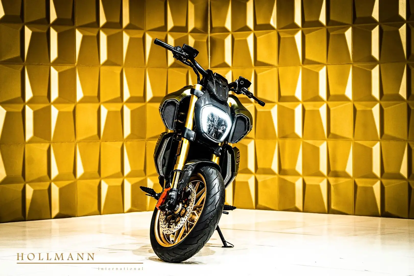 Ducati Diavel 1260 Lamborghini + No. 297 of 630 + Verde - 2