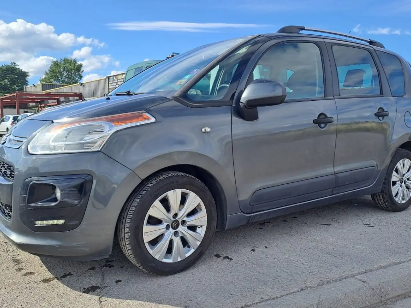 Citroen C3 Picasso 1.4 VTi 95 cv Зелений - 1