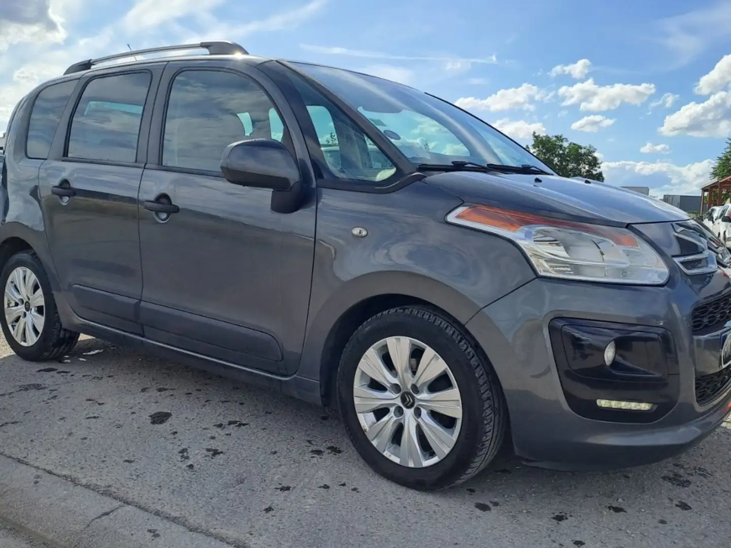 Citroen C3 Picasso 1.4 VTi 95 cv Зелений - 2