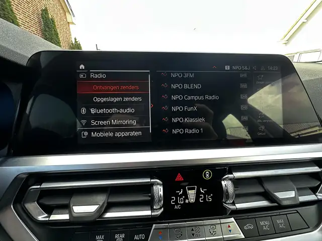 BMW 3 Series view 18