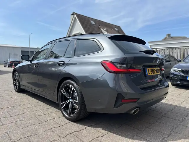 BMW 3 Series view 7